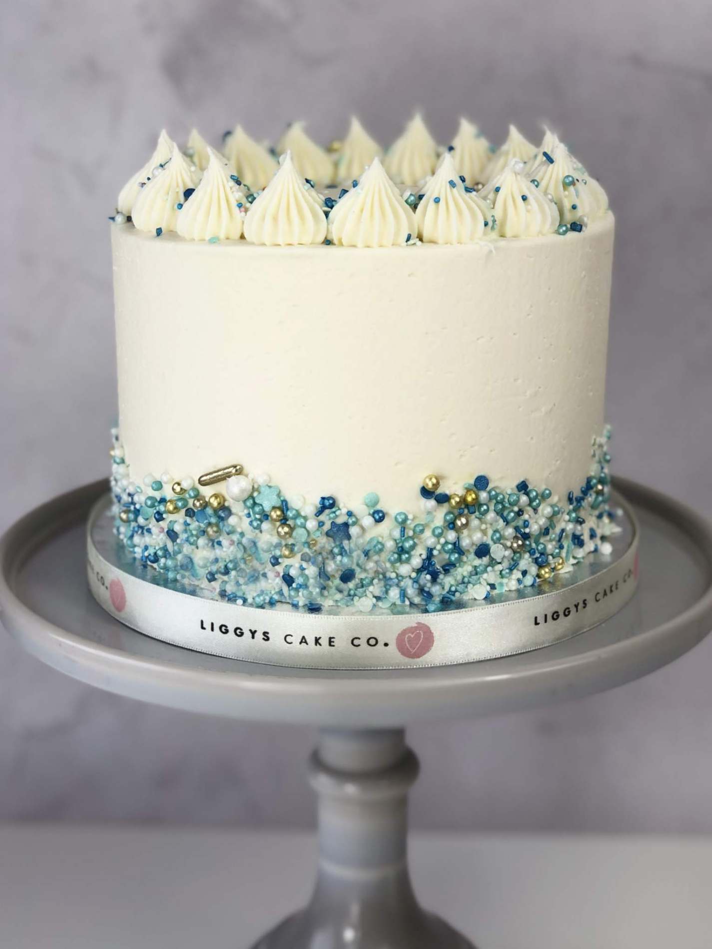 Blue Sprinkles Cake Cake in a Hurry