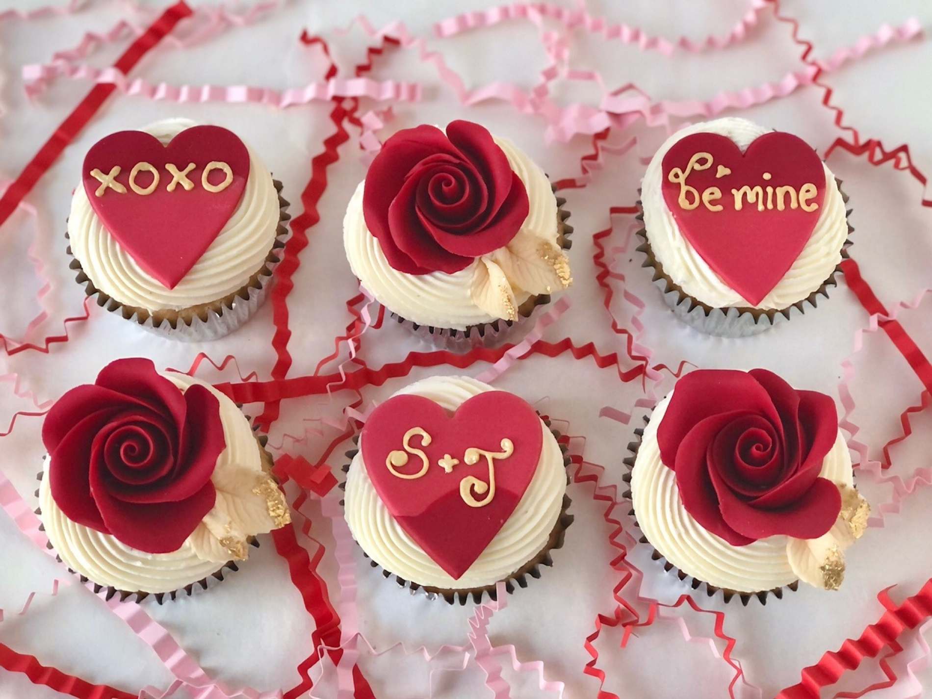 Valentines Rose Heart Cupcakes - Red