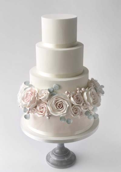 Blush Rose Ring Wedding Cake | Wedding Cake