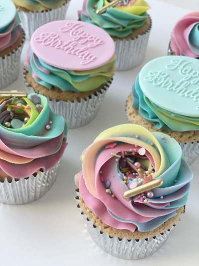 Rainbow "Happy Birthday" Cupcakes | Cupcakes